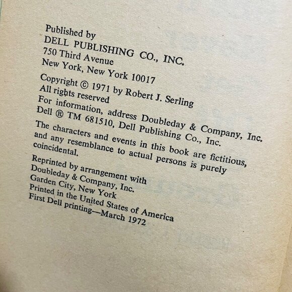 She ll Never Get Off The Ground By Robert J. Serling Paperback Vintage Book - Picture 6 of 6